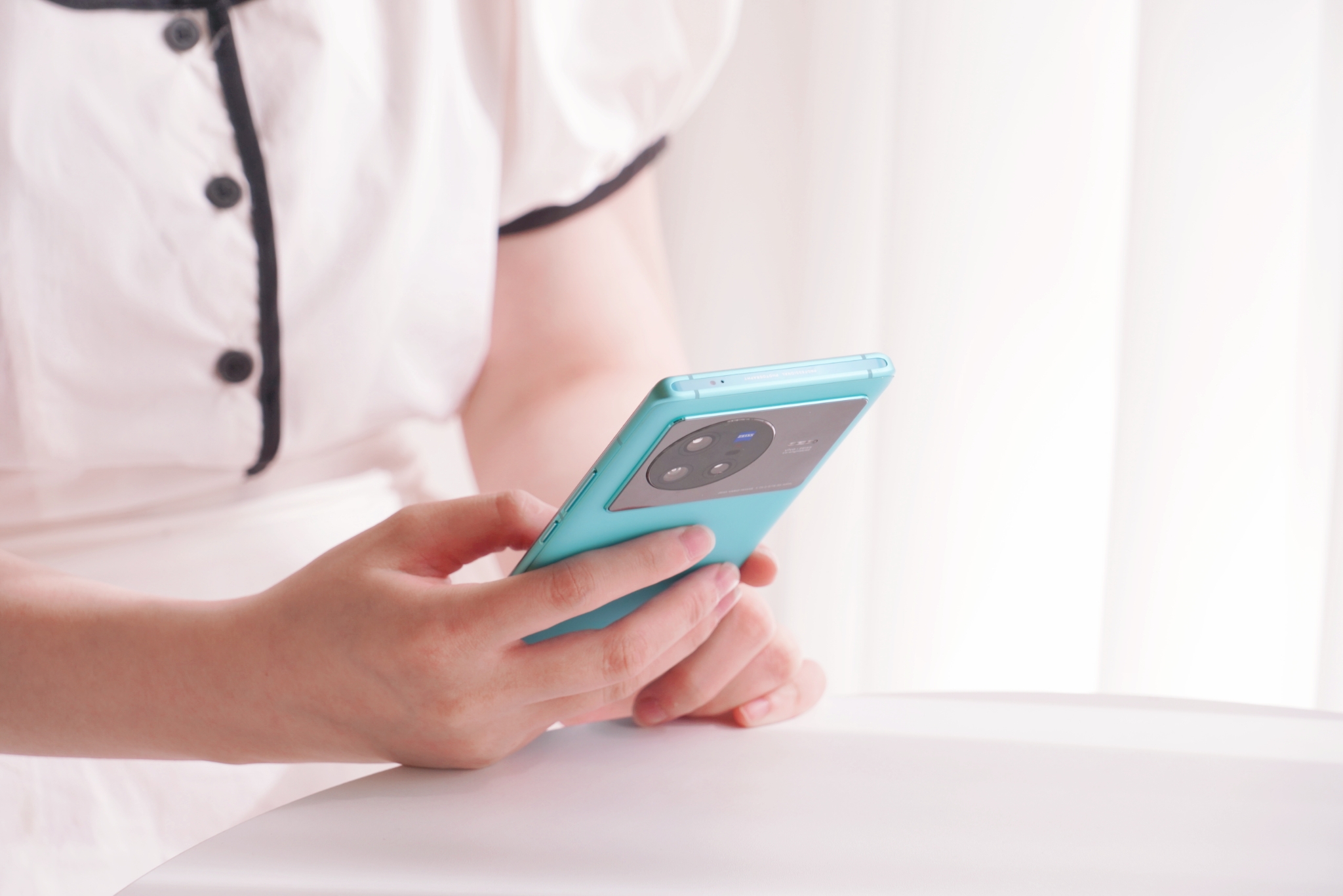 vivox80pro天玑9000吃鸡画质,vivox80pro旅程版抗摔测试