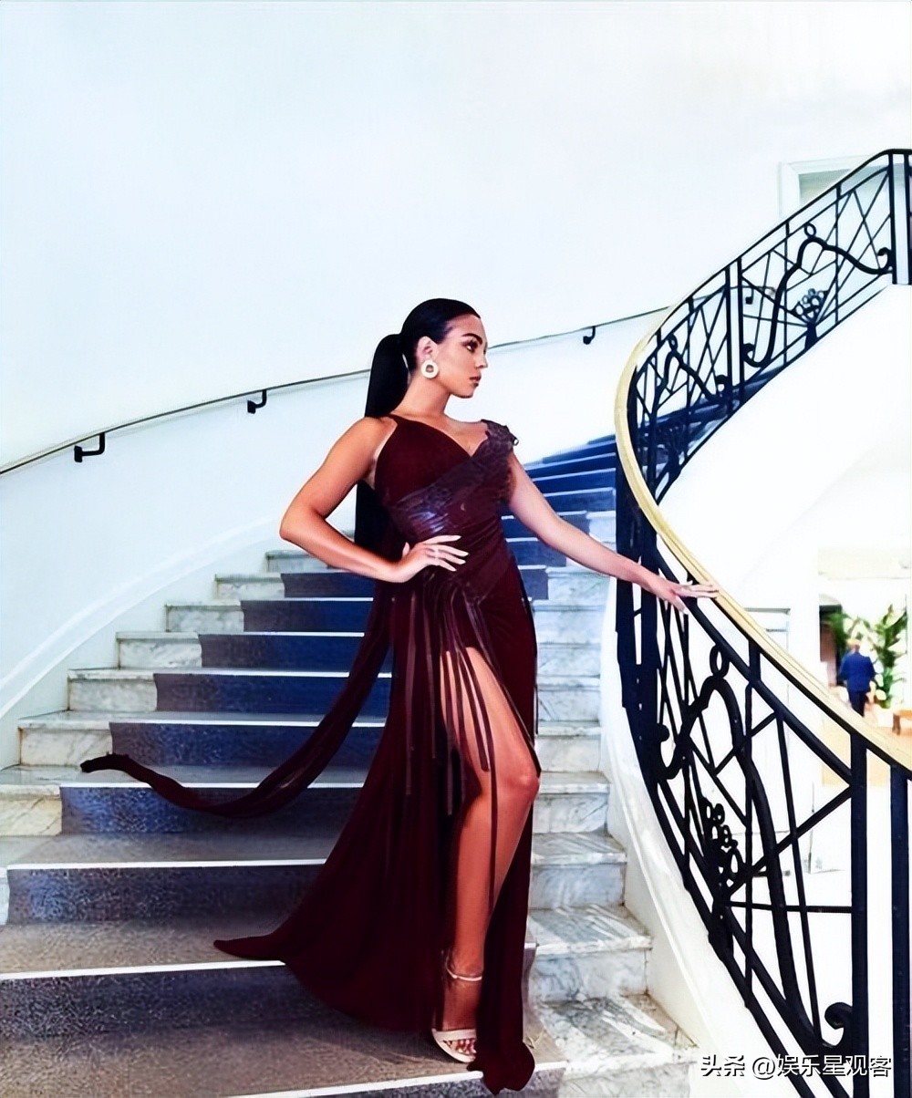 这七位球员的太太们，身材、颜值不输明星，哪个更令人喜爱？