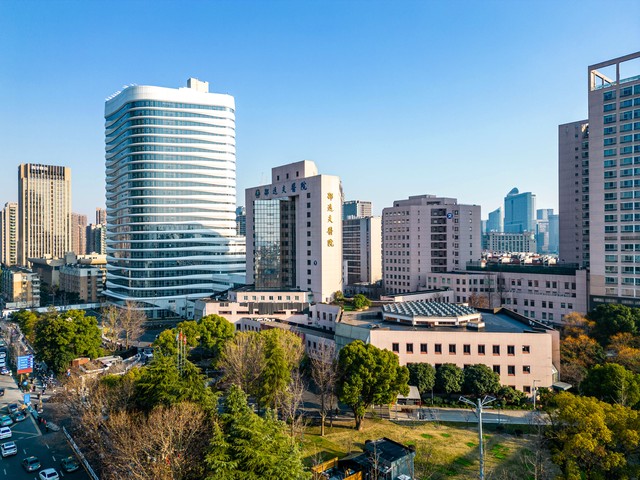 宁波二院和李惠利医院哪个好,宁波第一医院和三院什么时候合并