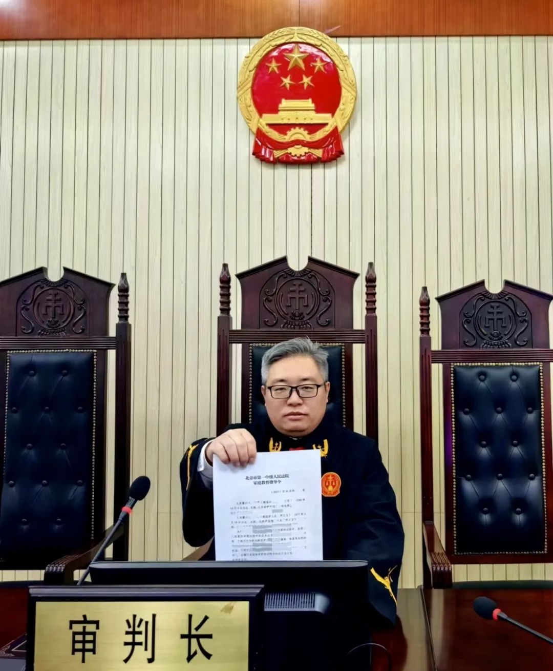 抢夺孩子抚养权孩子怎么上学,没有抚养权可以让孩子上学吗