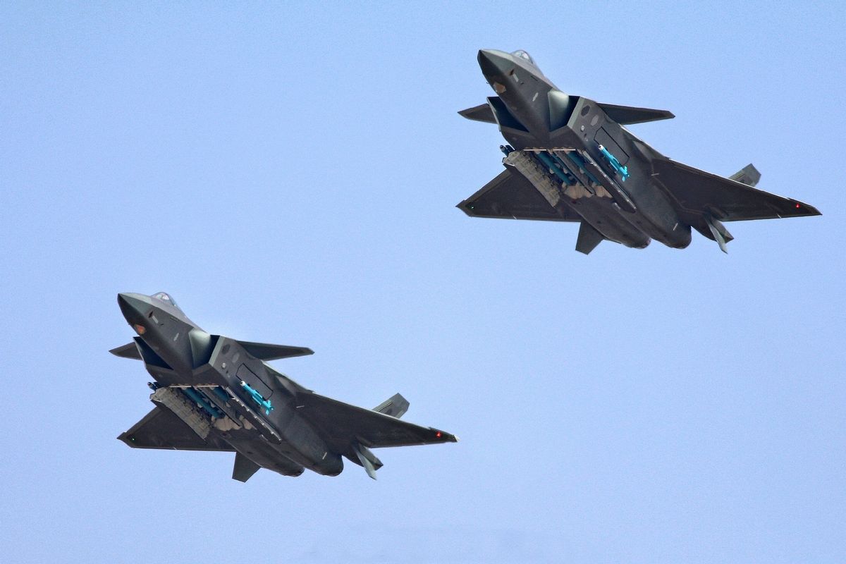 歼20击败美军战机视角,歼20击败敌机