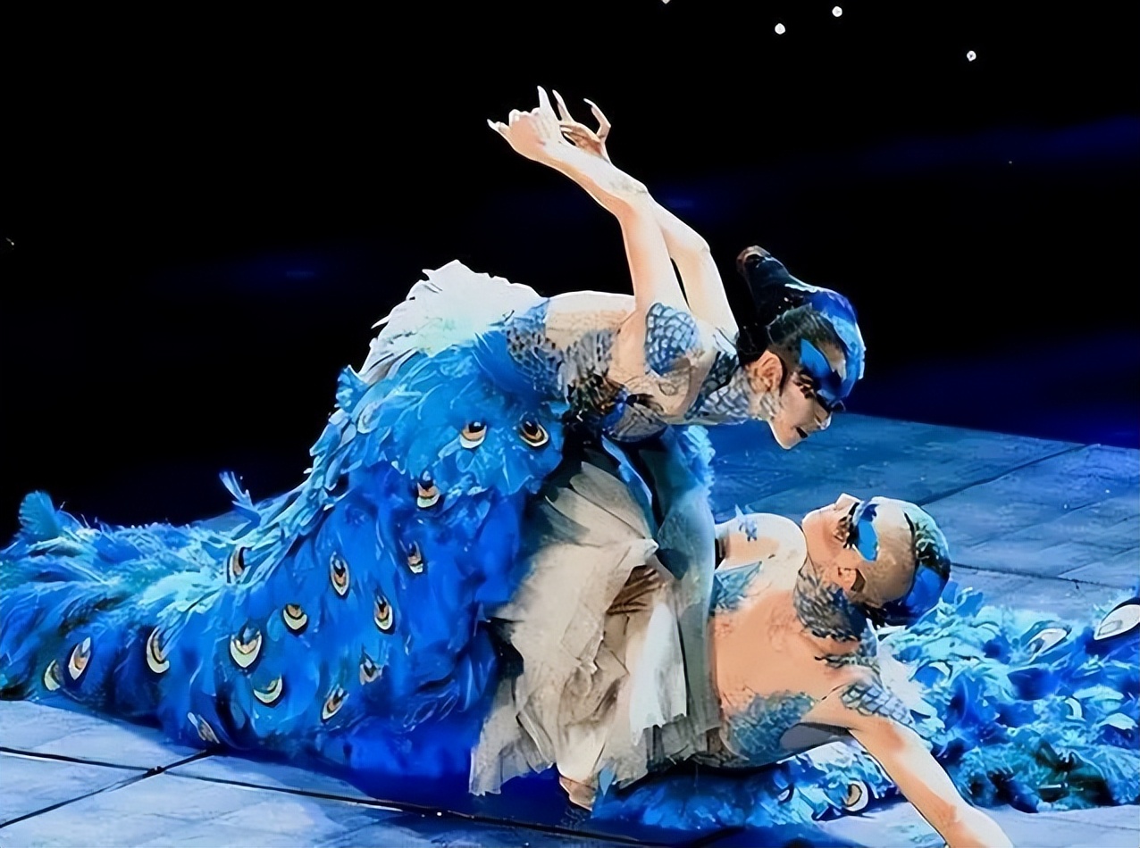 “一丝不挂”还不害臊，如今又被摸*体下**表情陶醉，金星质疑是对的