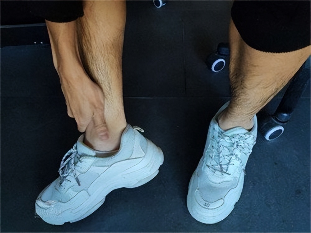 女性这4处毛发旺,中年女性毛发生长旺盛