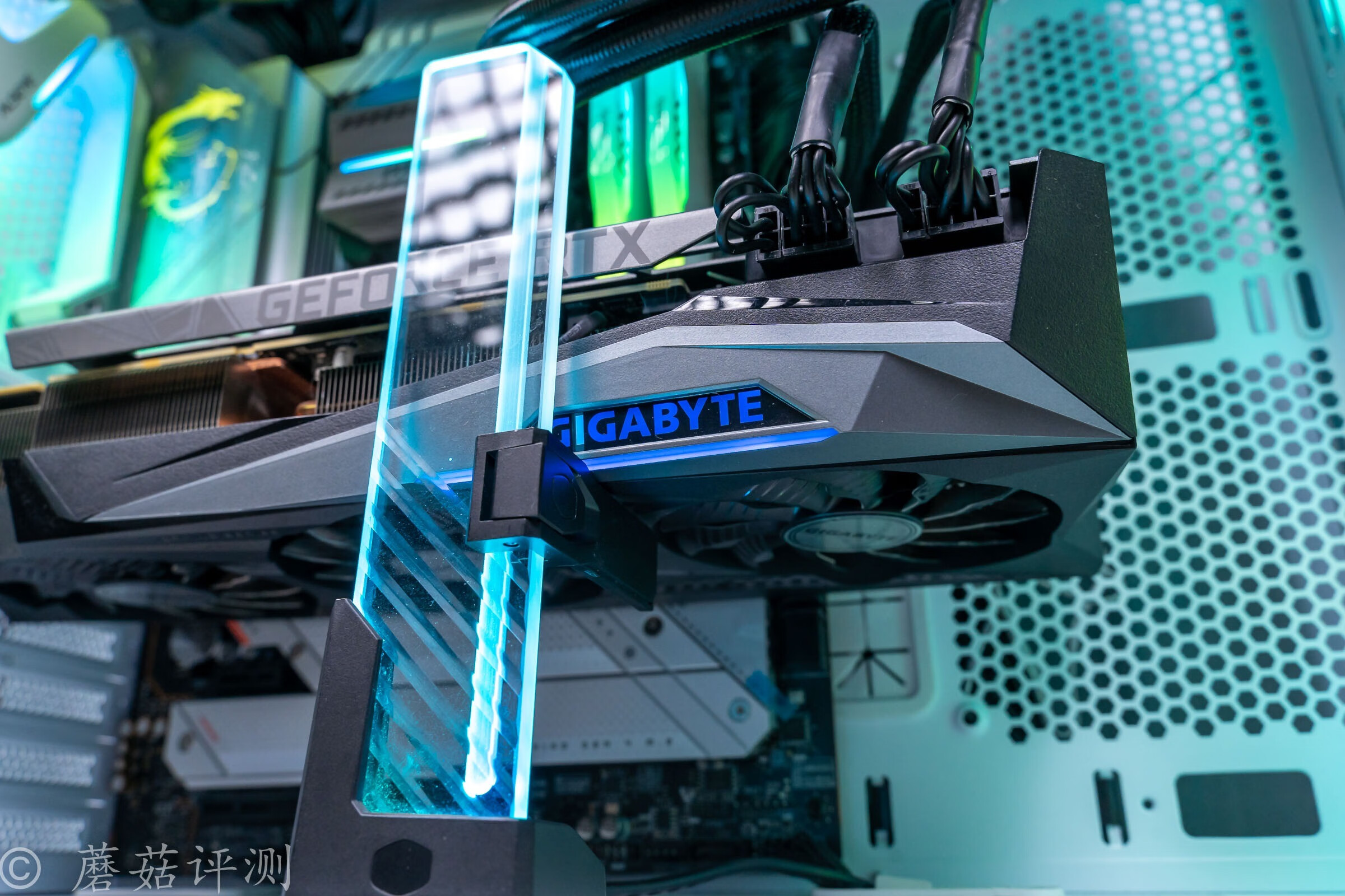 技嘉3090ti水雕显卡,技嘉rtx4090魔鹰oc怎么样