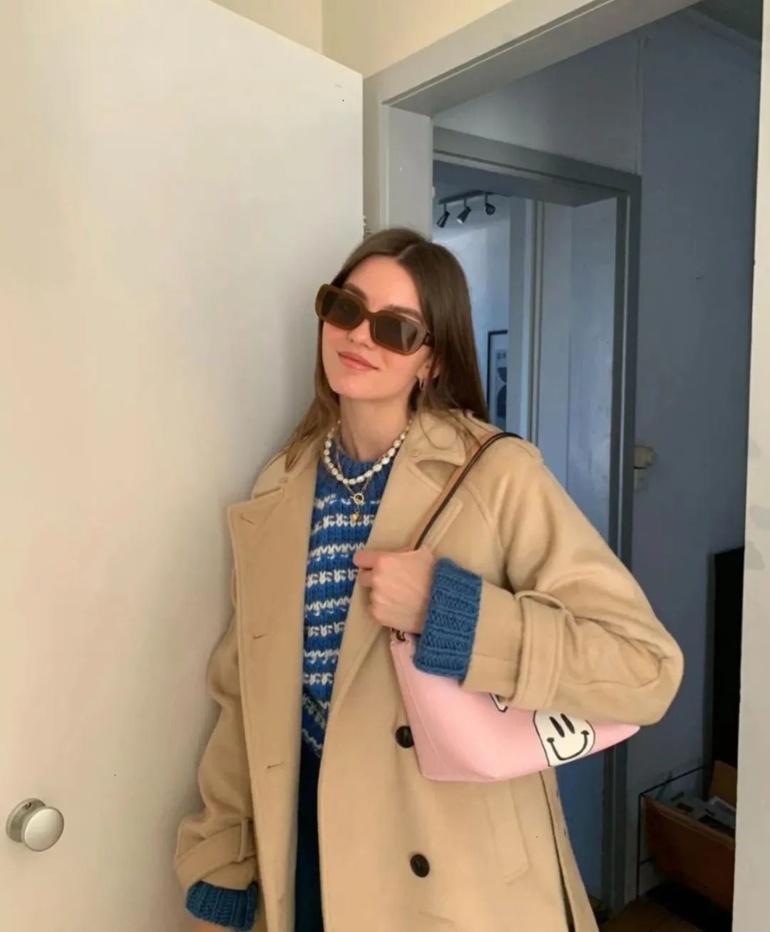 燕麦色搭配什么颜色好看,今年冬天流行燕麦色耐看又高级