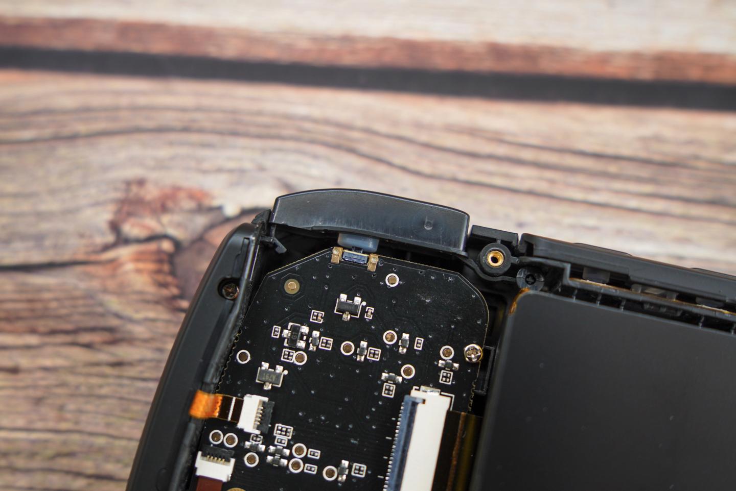 ayaneo安卓掌机评测,aynodin奥丁安卓游戏机测评