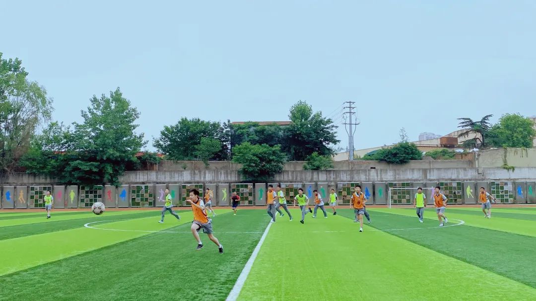 “足”够精彩，只“茵”热爱！栖霞区这所初中足球赛迎来决赛！