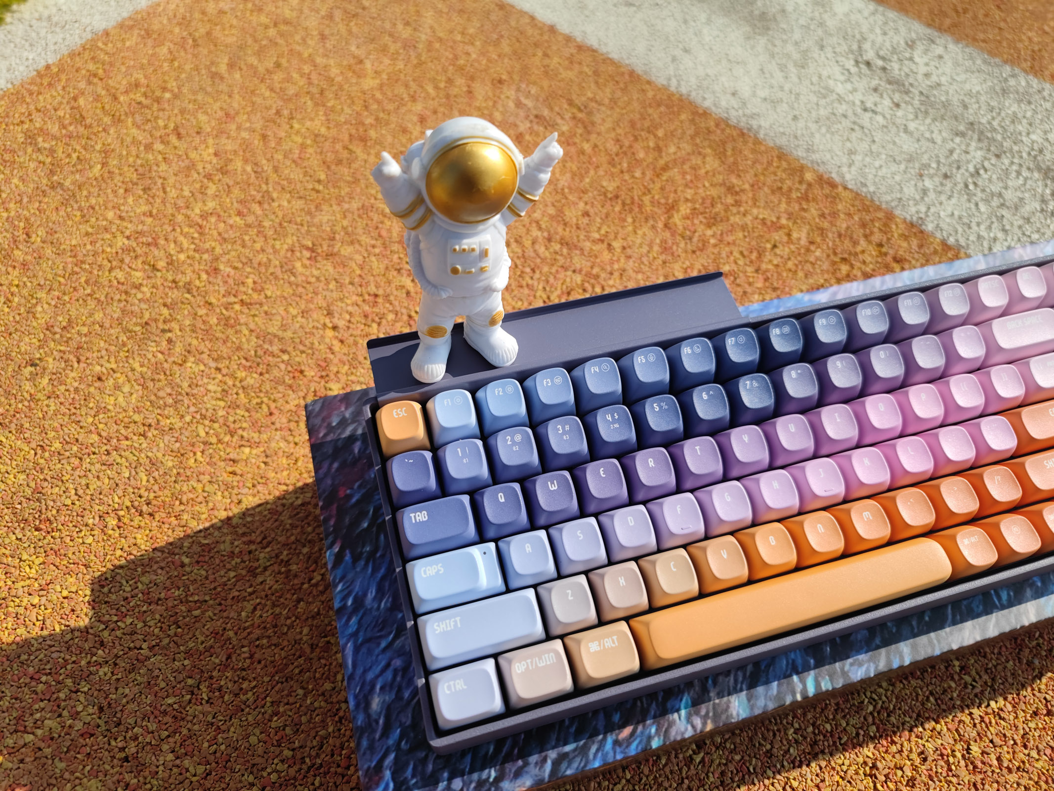 手感不错选择三模机械键盘,颜值党的首选这三款机械键盘真香