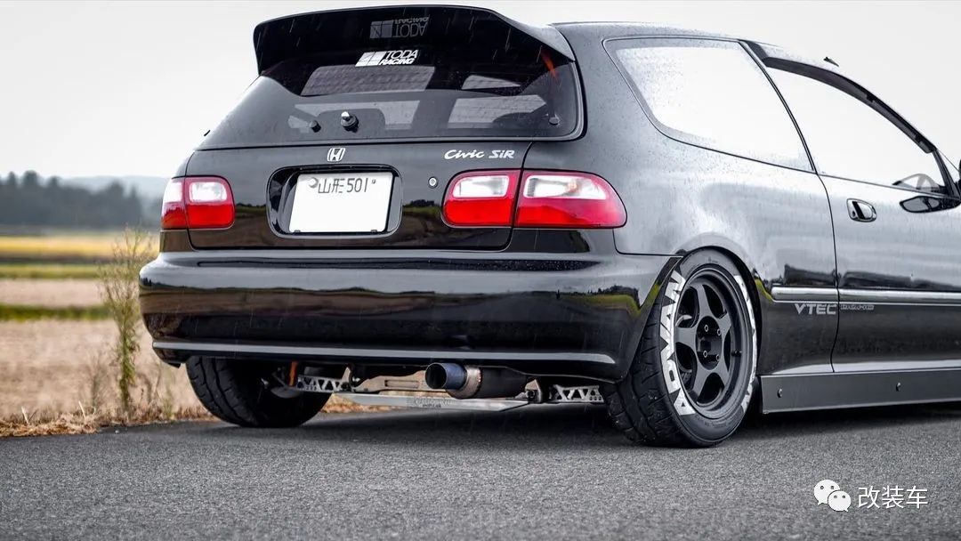 战斗范儿拉满的黑武士本田飞度GE和思域EG,兼顾素雅和张狂