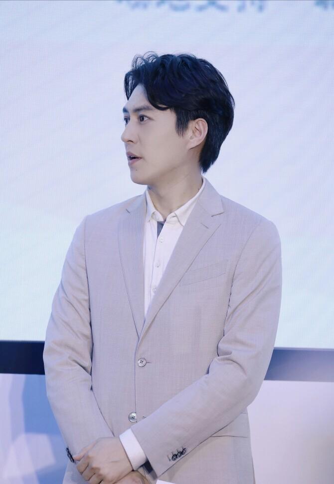 最具有沧桑感的男明星,越老越迷人的几位男明星