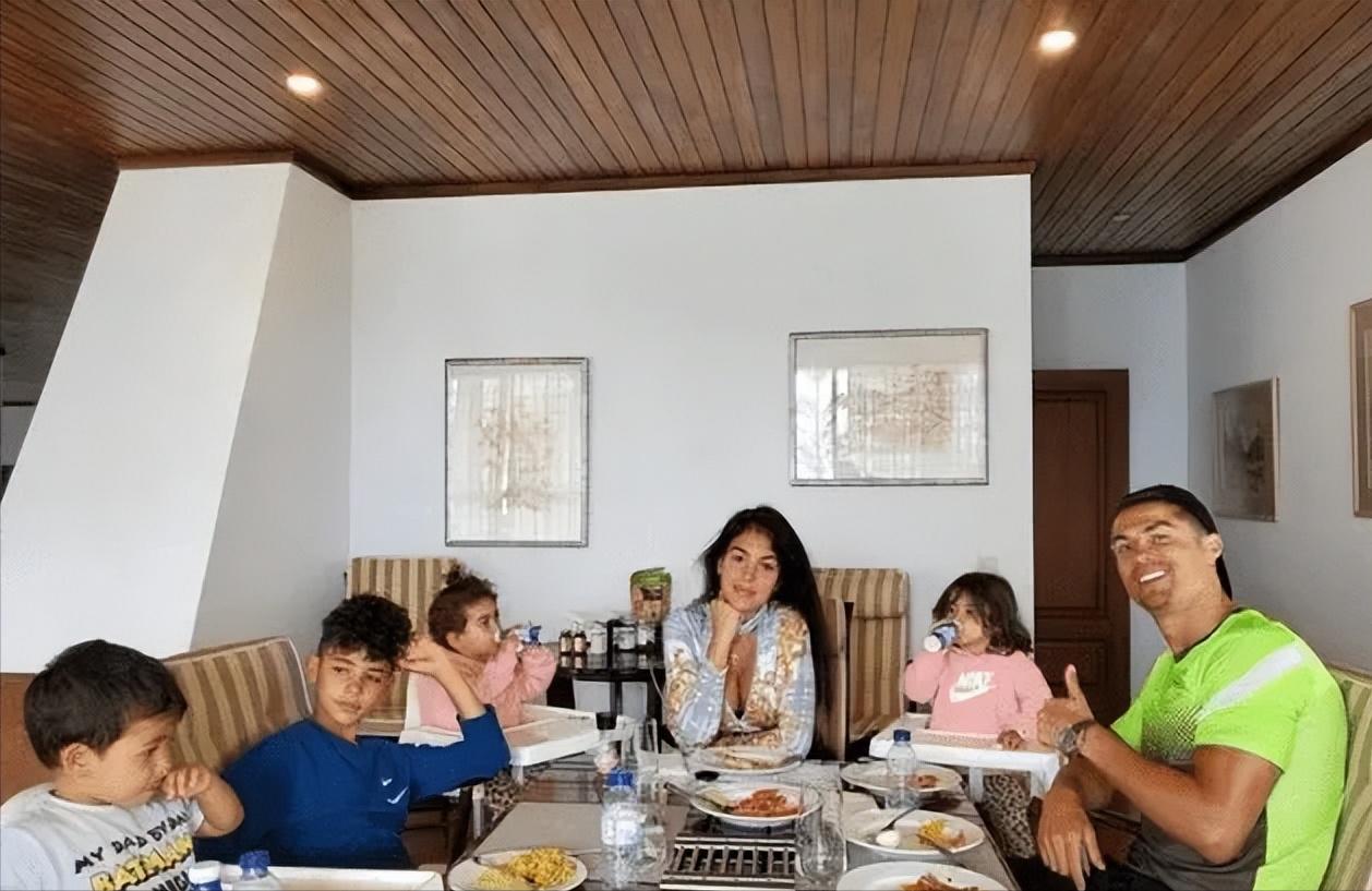 罗纳尔多c罗情史,c罗和他的12任女友们的故事