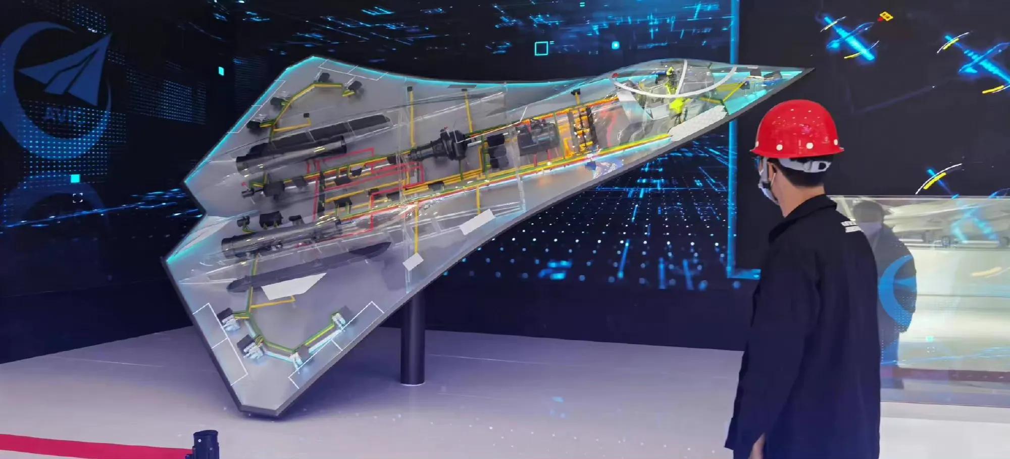 巴黎航展歼20动态展示,歼20跟轰6k