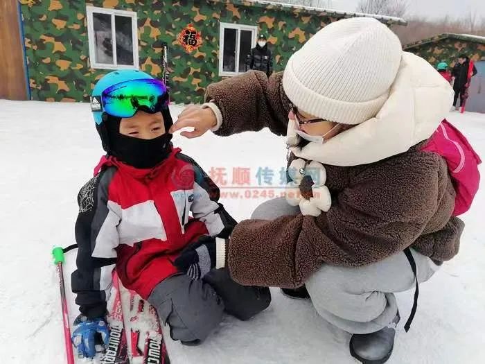 抚顺市滑雪比赛双板,抚顺青少年滑雪队