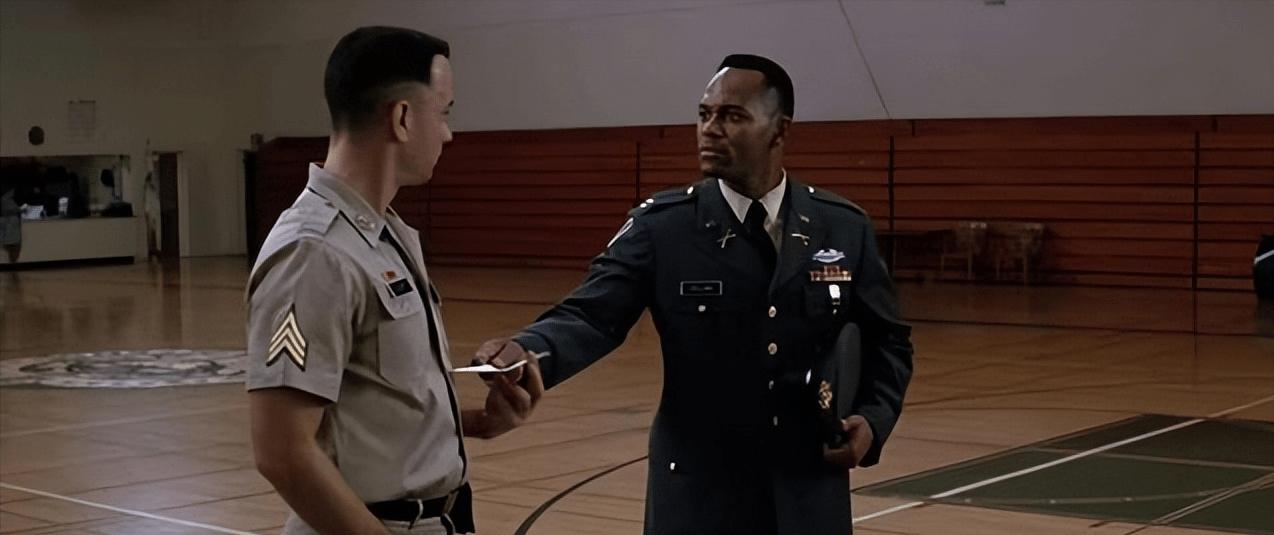 阿甘正传体现出的美国社会价值观,阿甘正传影片中真实事件有哪些