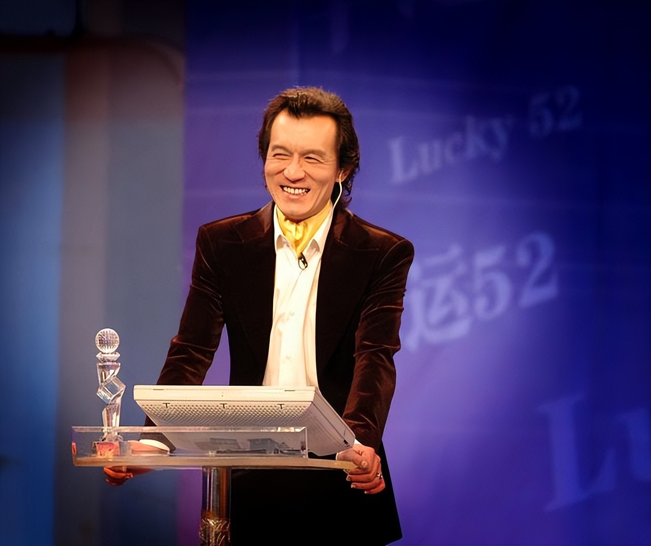 主持人李咏爱情故事,李咏节目经典故事