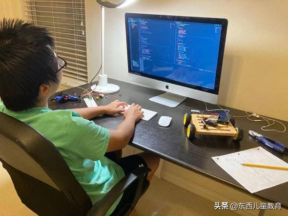 机器人编程能让孩子学到什么知识,机器人和少儿编程该学哪个