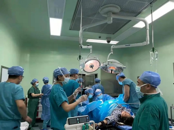 大出血产妇失血几千毫升,产妇大出血输血10000cc还能救吗