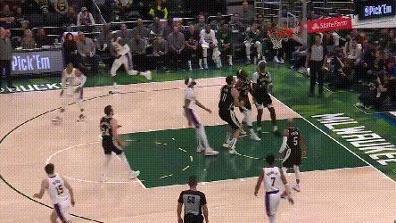 老詹谈威少抢断绝平三分,威少和老詹差一个助攻三双