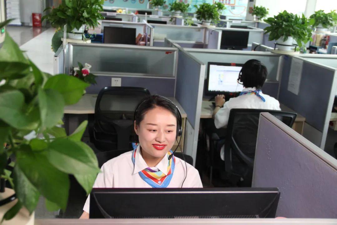 爱成都，迎大运！中国电信四川公司开通英语热线为大运健儿加油