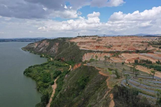 昆明可以爬的最大的山,云南必去的八大名山