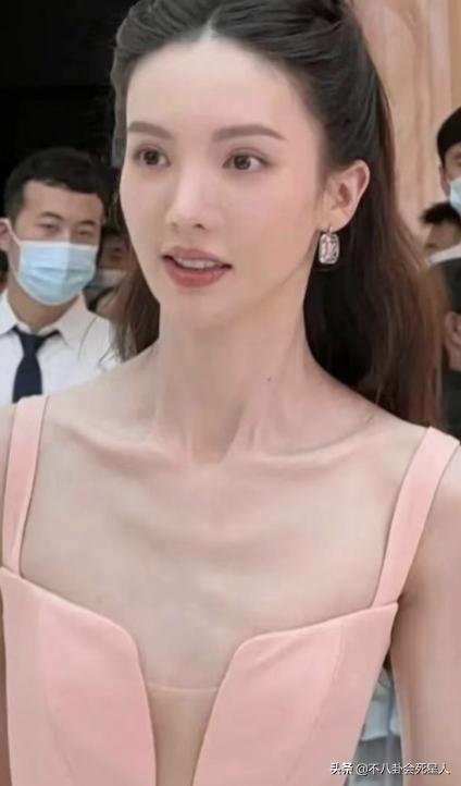 纸片人梨形身材,纸片人珠圆玉润