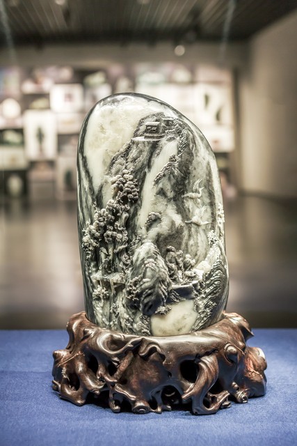 亿万富翁何鸿燊的天价文玩收藏：翡翠、珠宝、名画，价值几十亿！