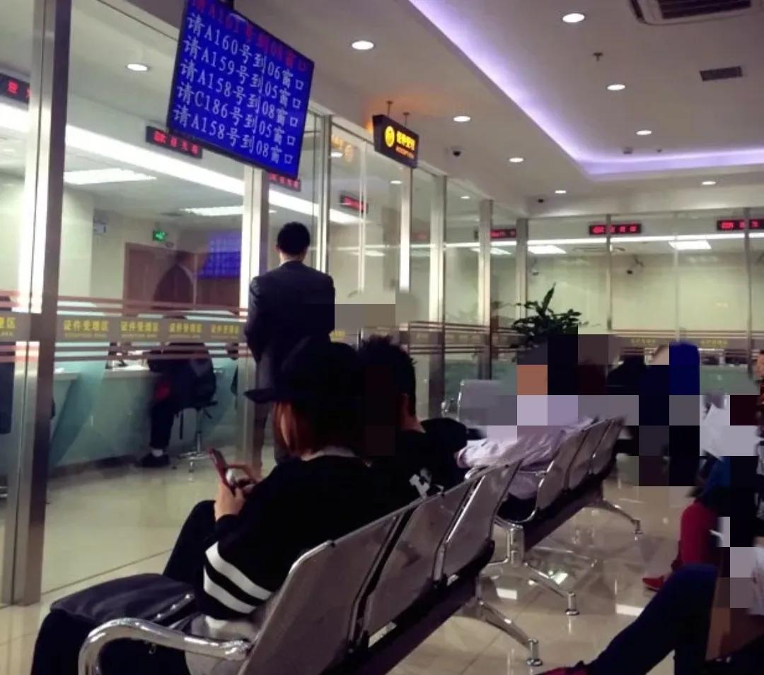 上海港澳通行证与护照同时办理,上海办理港澳通行证要哪些证件