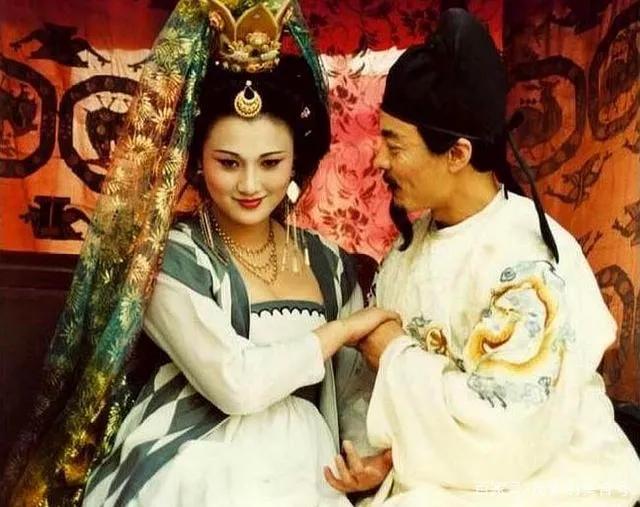 清平调词三首其三李白,清平调词三首其三朗读