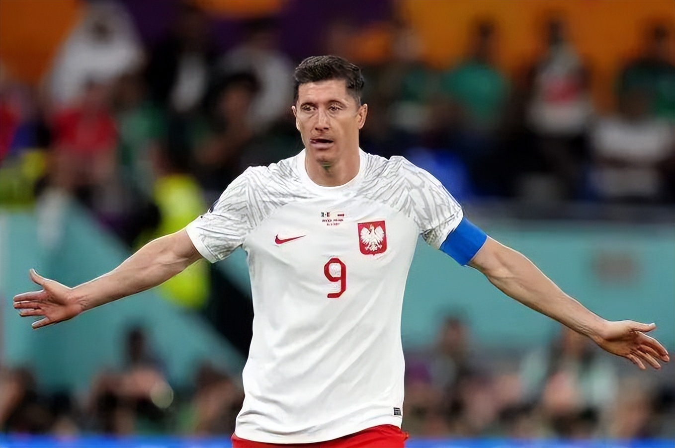 门神现身视频,世界杯墨西哥队闷平波兰