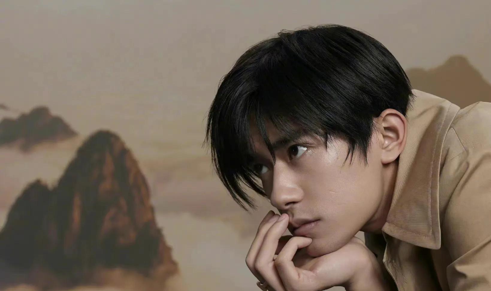 关晓彤周一围瓜尔佳原视频,鹿晗关晓彤两分钟吃仨瓜