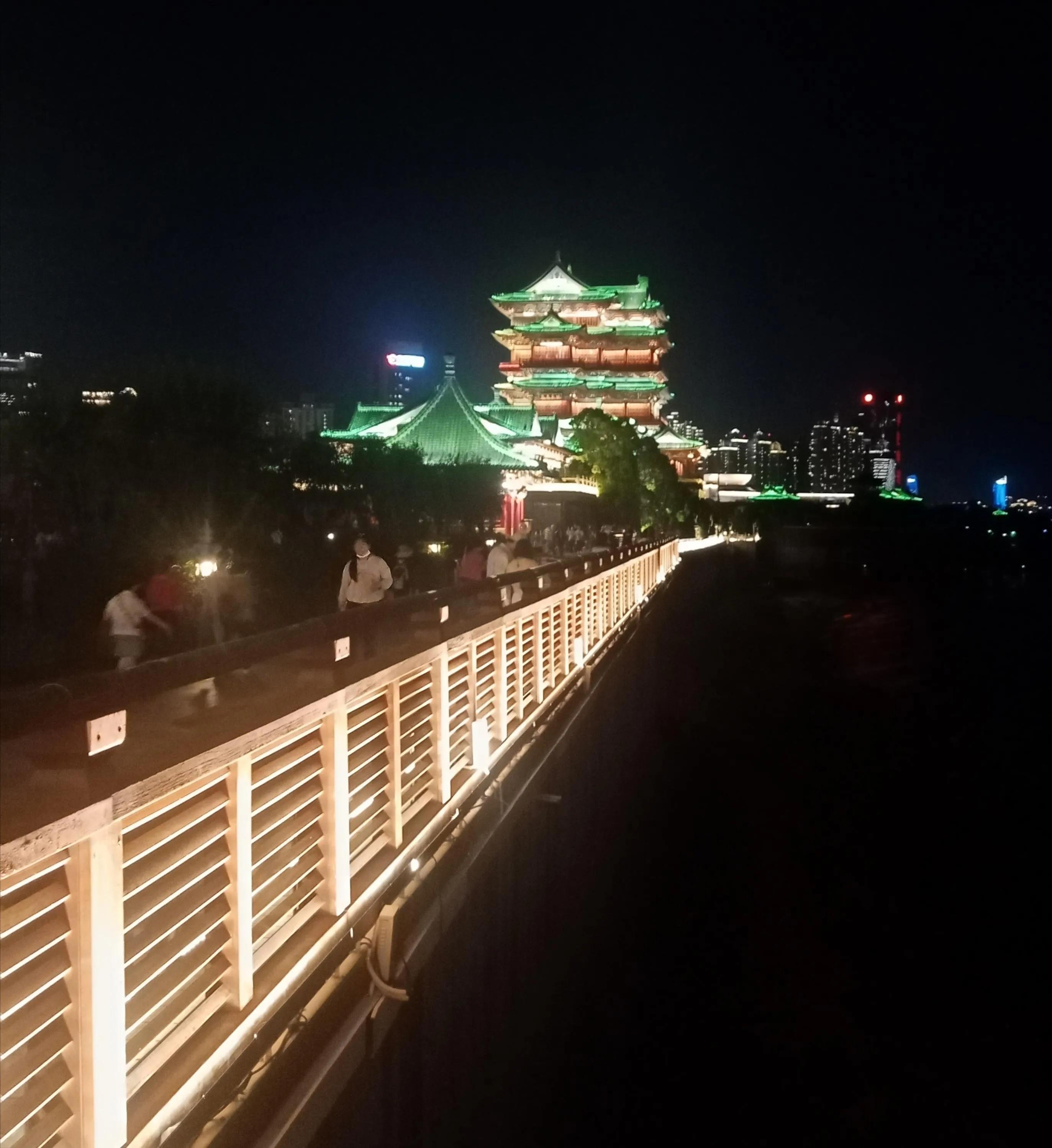 滕王阁是江南的三大名楼,滕王阁是我国三大名楼之首吗