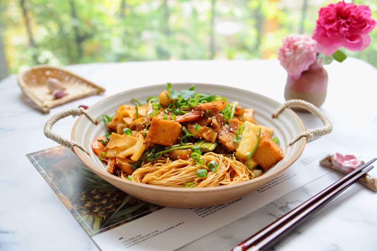 一块火锅底料怎么做麻辣烫,一块火锅底料怎么做冒菜