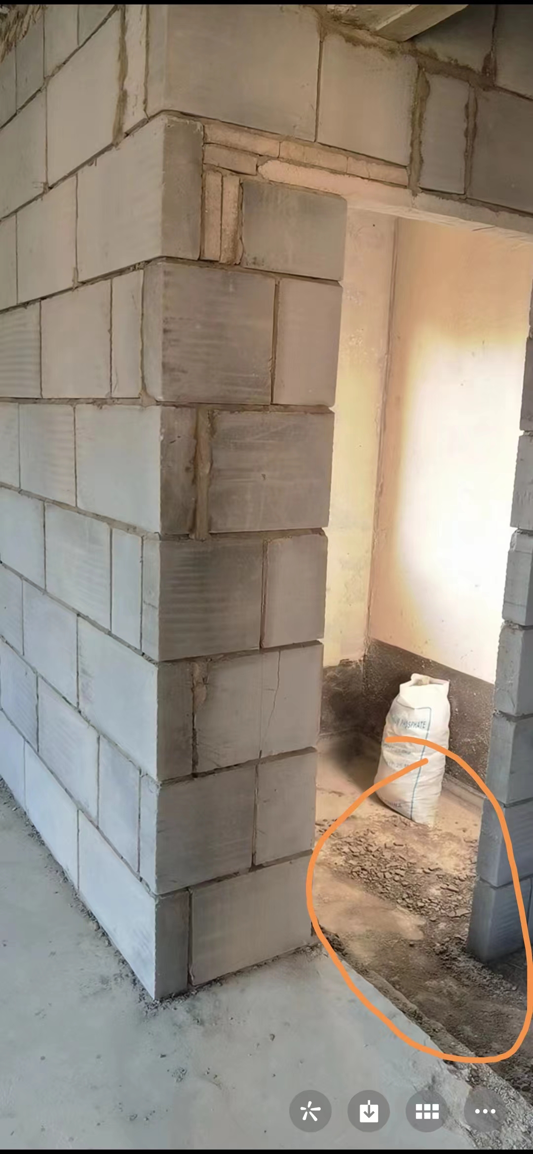 砌墙时要不要加铁丝网,砌墙时水泥砂浆要填满吗