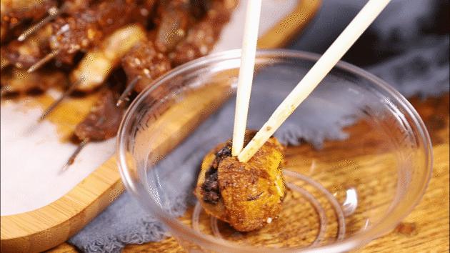 吃烧烤人生百味自己体会,烧烤带来的人间烟火气