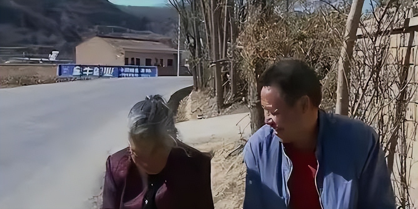 2000年陕西小伙捡到流浪老太,捡到流浪老太13年