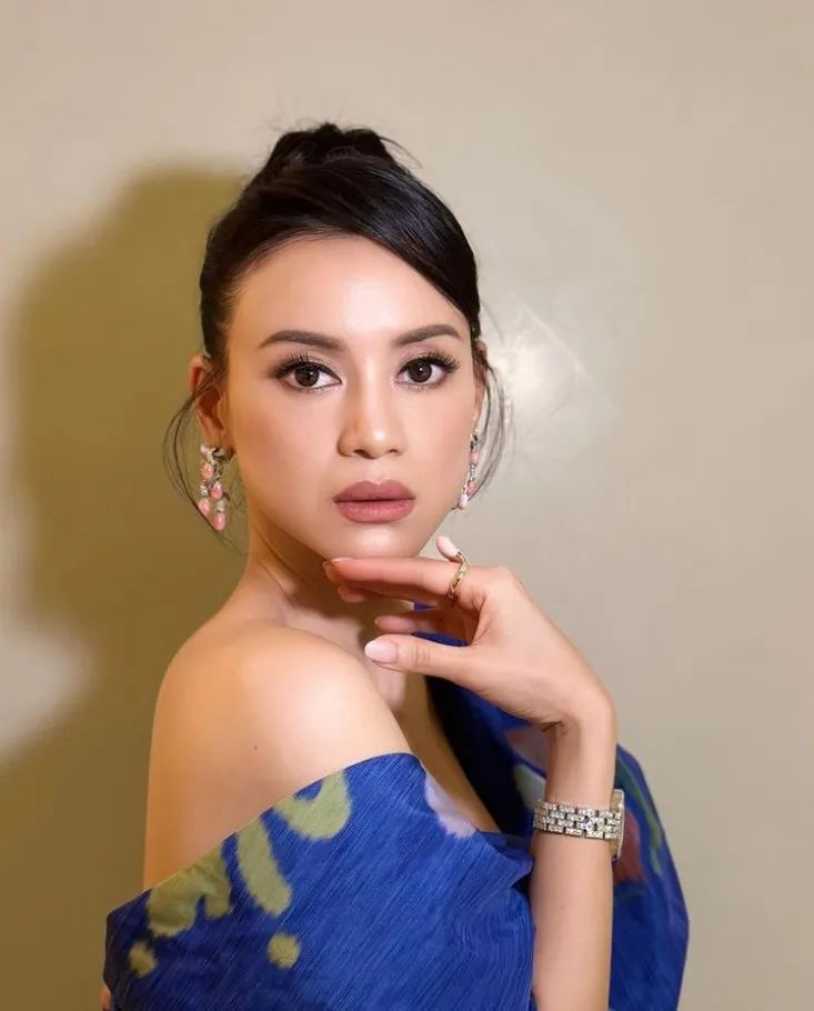 郭晶晶张曼玉合影,郭晶晶巩俐同框穿搭