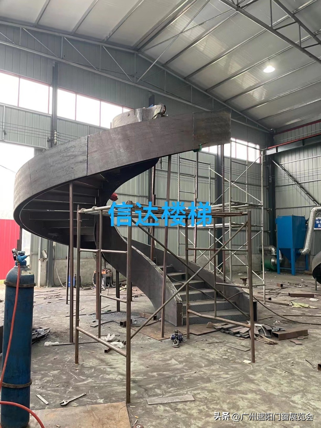 信达旋转楼梯,信达楼梯