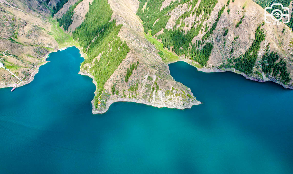 天山天池风景区里西王母瑶池,天山博格达峰下的天池介绍