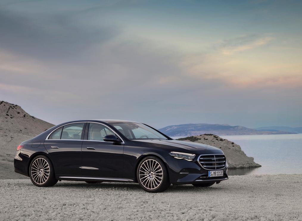 e级w214长轴版谍照,e级换代w214