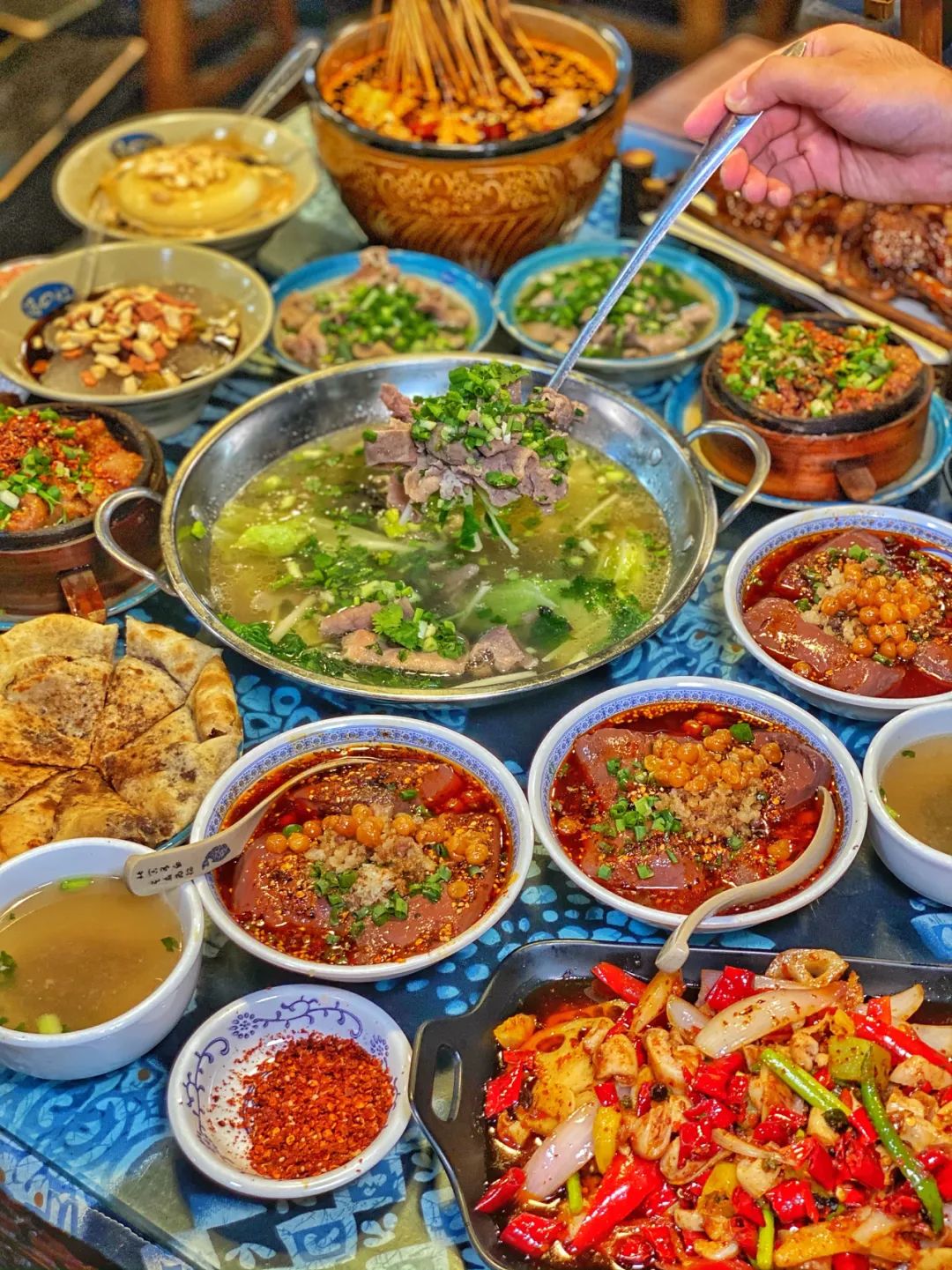 比成都好吃的火锅店,这座小城比杭州撩人美食不输潮汕