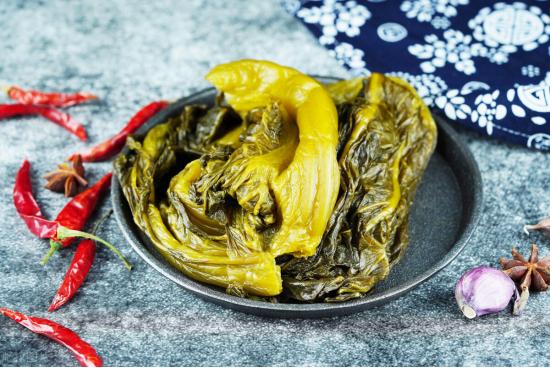 淘米水不加盐腌制酸菜方法,淘米水酸菜腌了5天还不酸