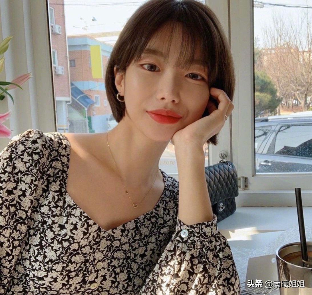 30-40岁圆脸过肩发型减龄短发图片,圆脸发型女2020流行发型过肩