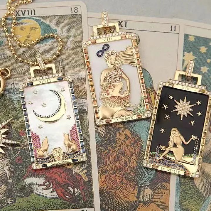 不能少了这件“幸运”珠宝，不但自带“神秘力量”还能时髦到没朋友