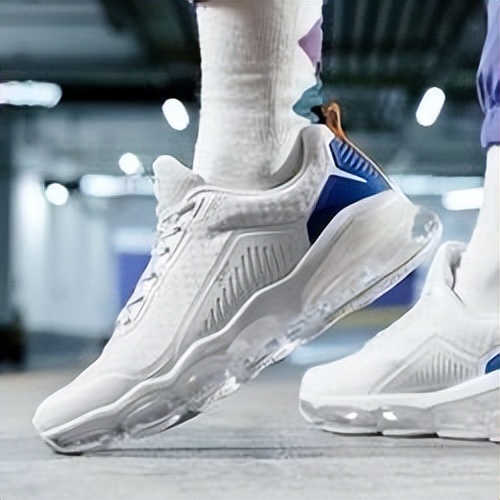 低帮的特步,特步低帮