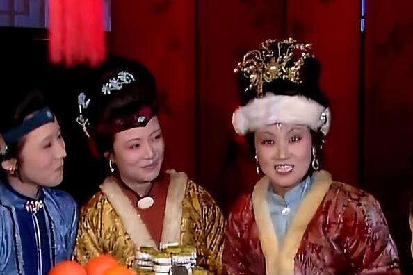 贾珍和秦可卿约会被尤氏发现,红楼梦尤氏和贾蓉关系