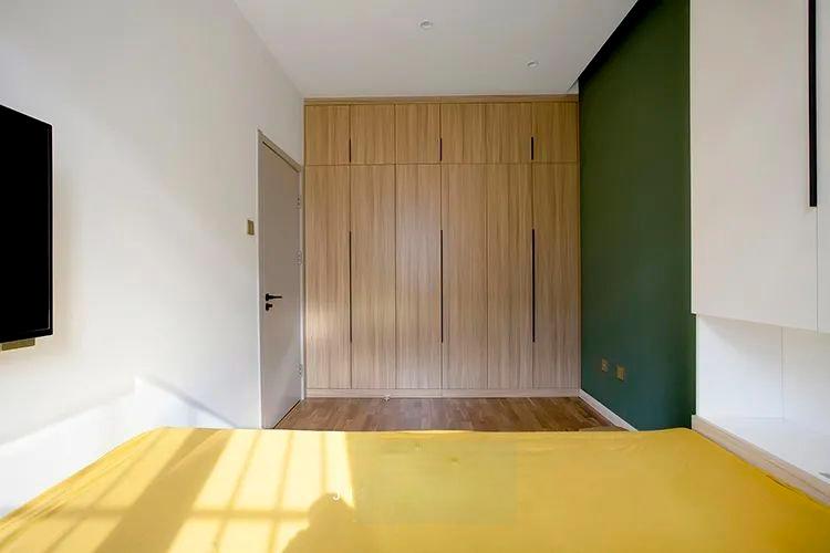 40㎡两室，狂打10处柜子，还住下一家四口人，绝了