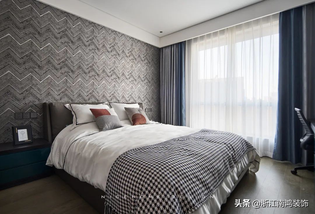 高级灰格调诠释空间质感美学,原木侘寂风理性而优雅的空间艺术