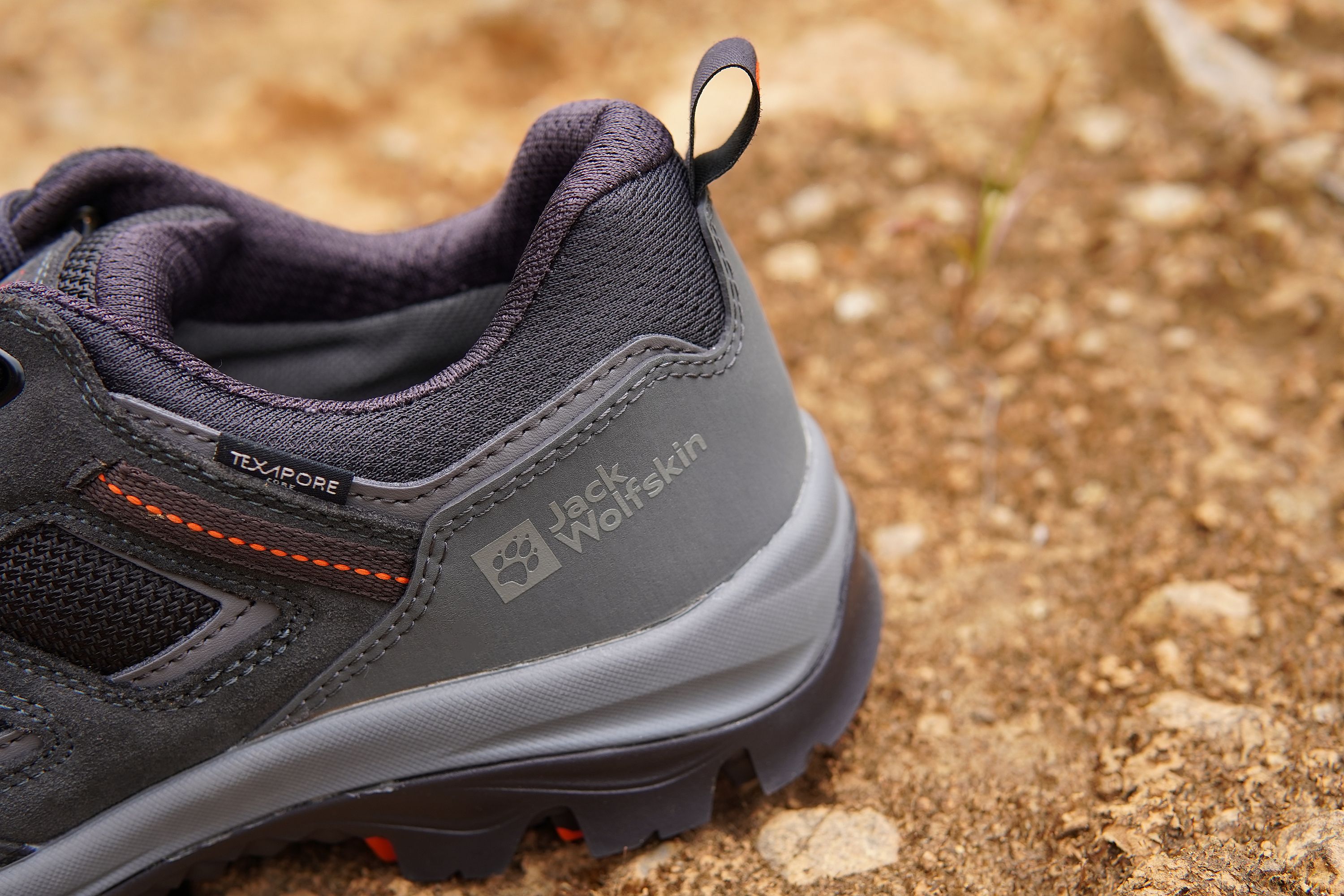 防水防油抓地力强的鞋,防水抓地性强而且轻的鞋