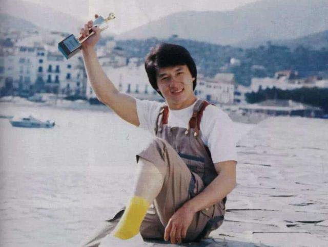 成龙谈林凤娇和房祖名,成龙谈林凤娇房祖名