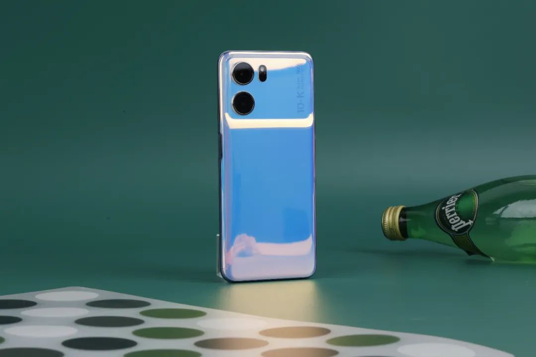 “开学”换手机，这4款最佳“大电池”手机，能流畅再用4年